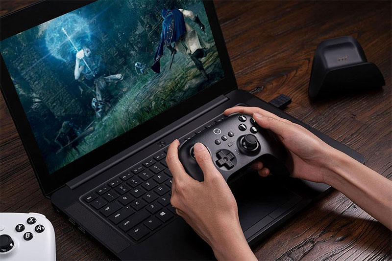 The 8Bitdo Ultimate Bluetooth Controller