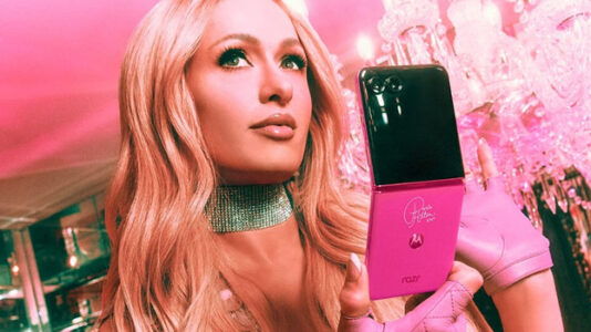 motorola paris hilton