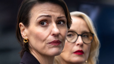 Suranne Jones Leads High-Stakes Drama in Netflix’s "Hostage"