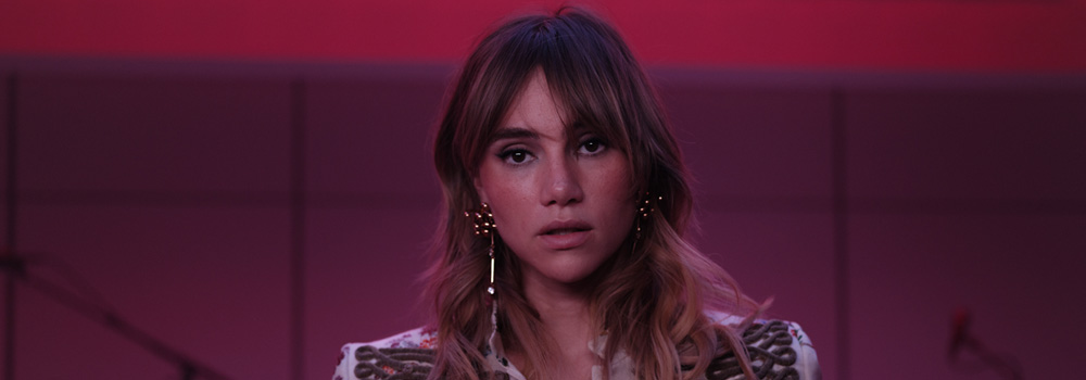 Watch Suki Waterhouse Perform ‘Tiny Raisin’ Live From Vevo Studios