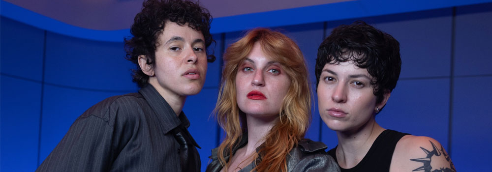 MUNA Lights Up Vevo Studios with Electrifying “Mary Jane” Performance